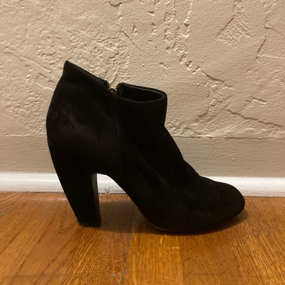 Steve Madden Black Suede Booties (Size 8)